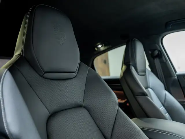 Porsche Cayenne view 28