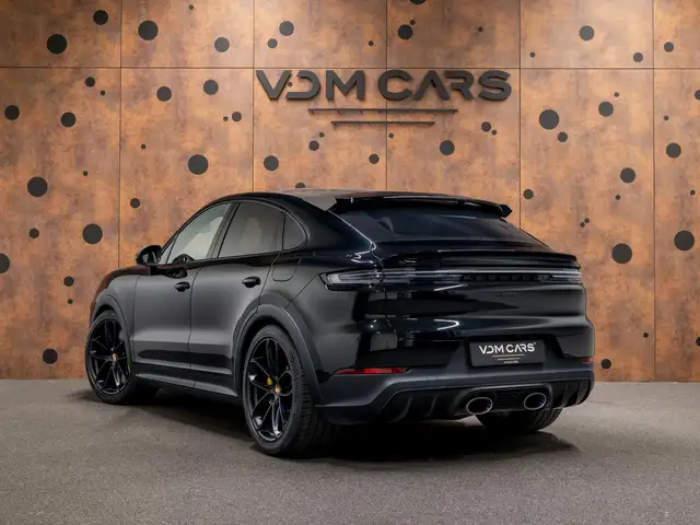 Porsche Cayenne view 3