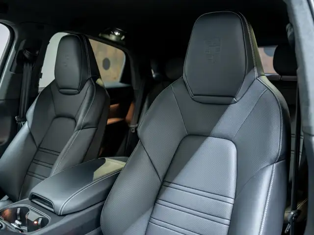 Porsche Cayenne view 17