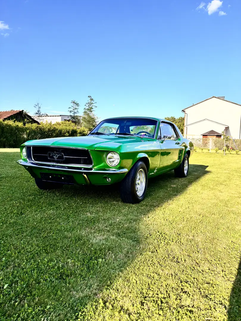 Ford Mustang Oldtimer Grün - 1