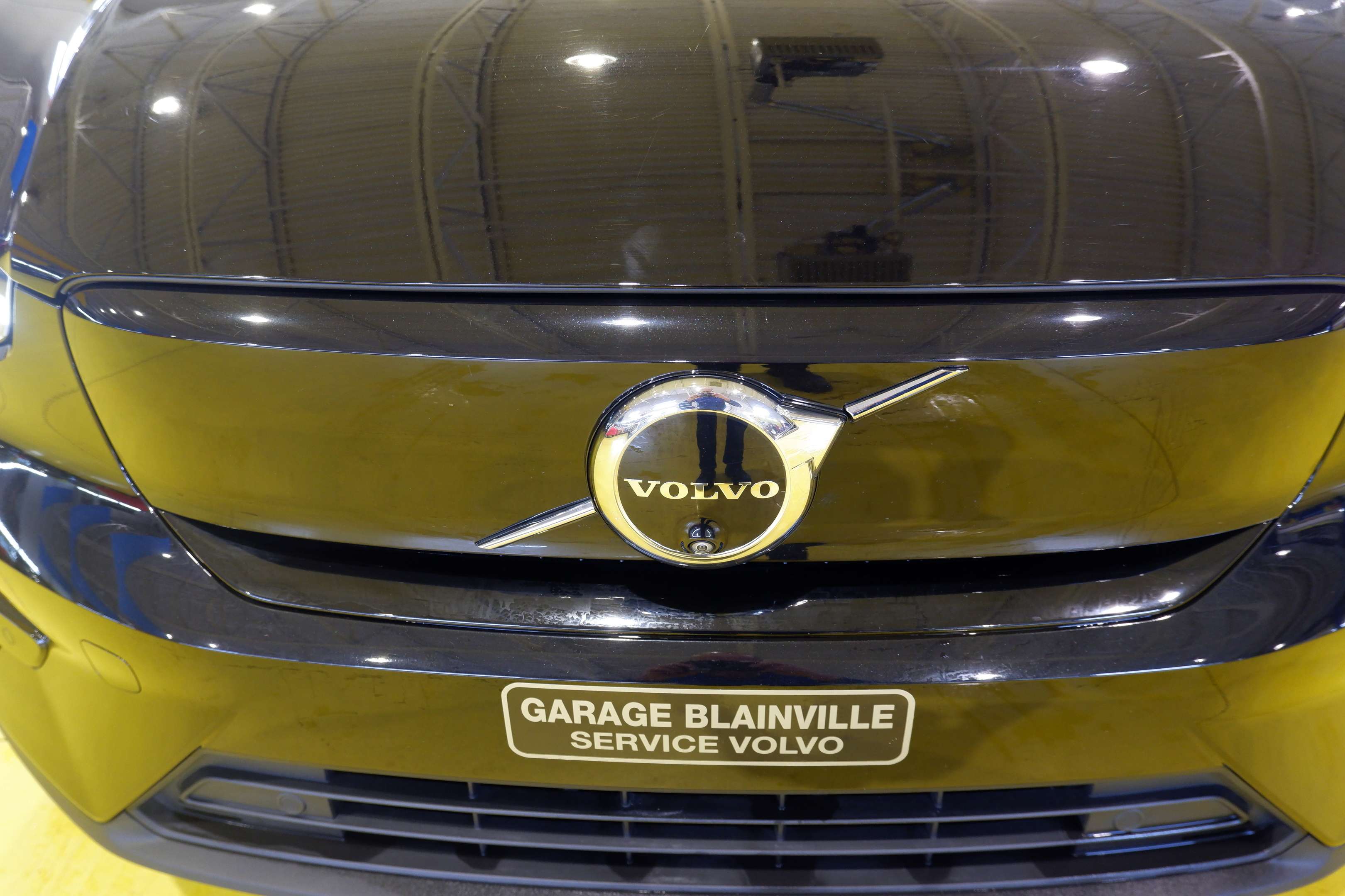2024 Volvo XC40 Mise En Service 25Juin 2025 , EDI PLUS,DARK THEME alt 4