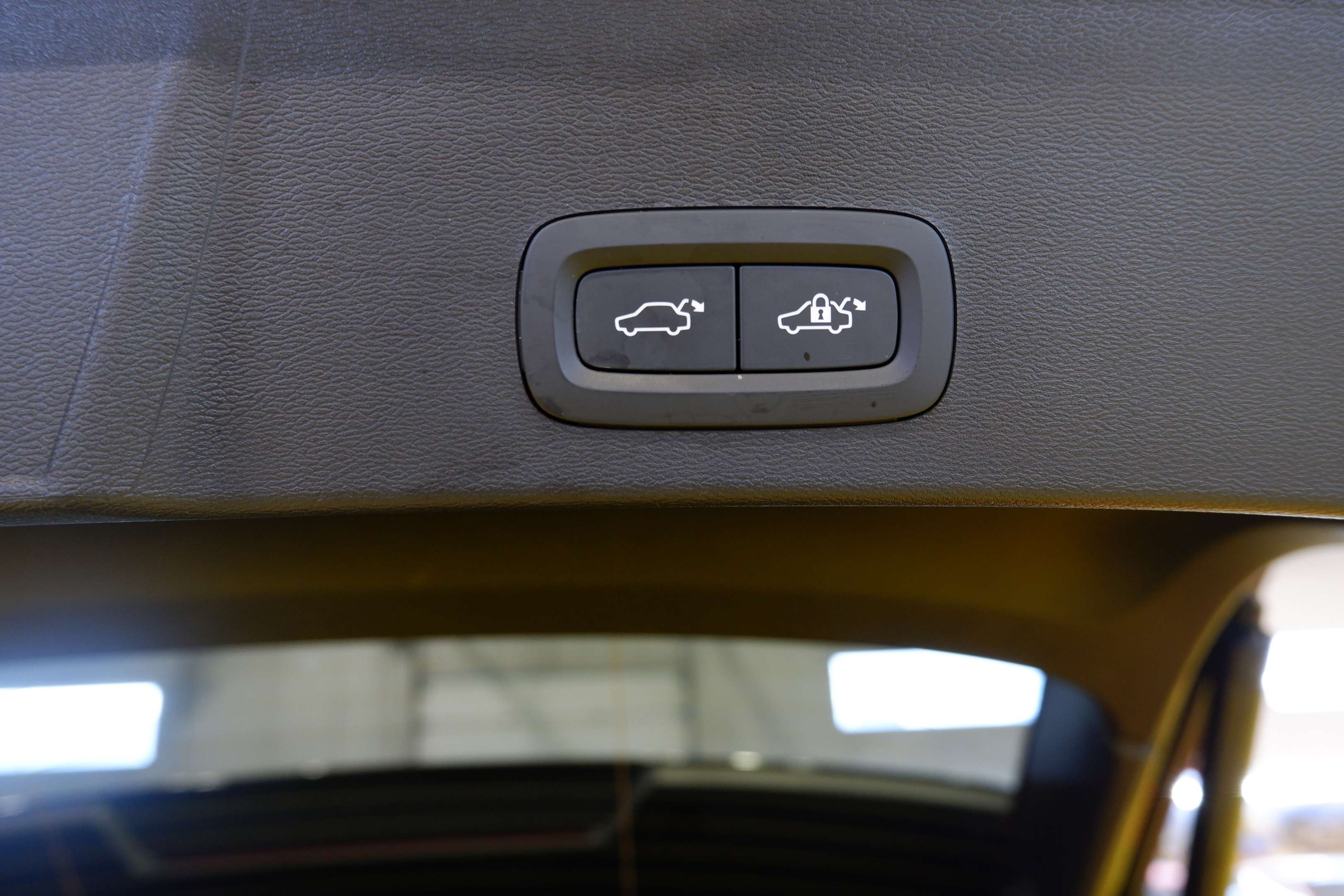 2024 Volvo XC40 Mise En Service 25Juin 2025 , EDI PLUS,DARK THEME thumb 8