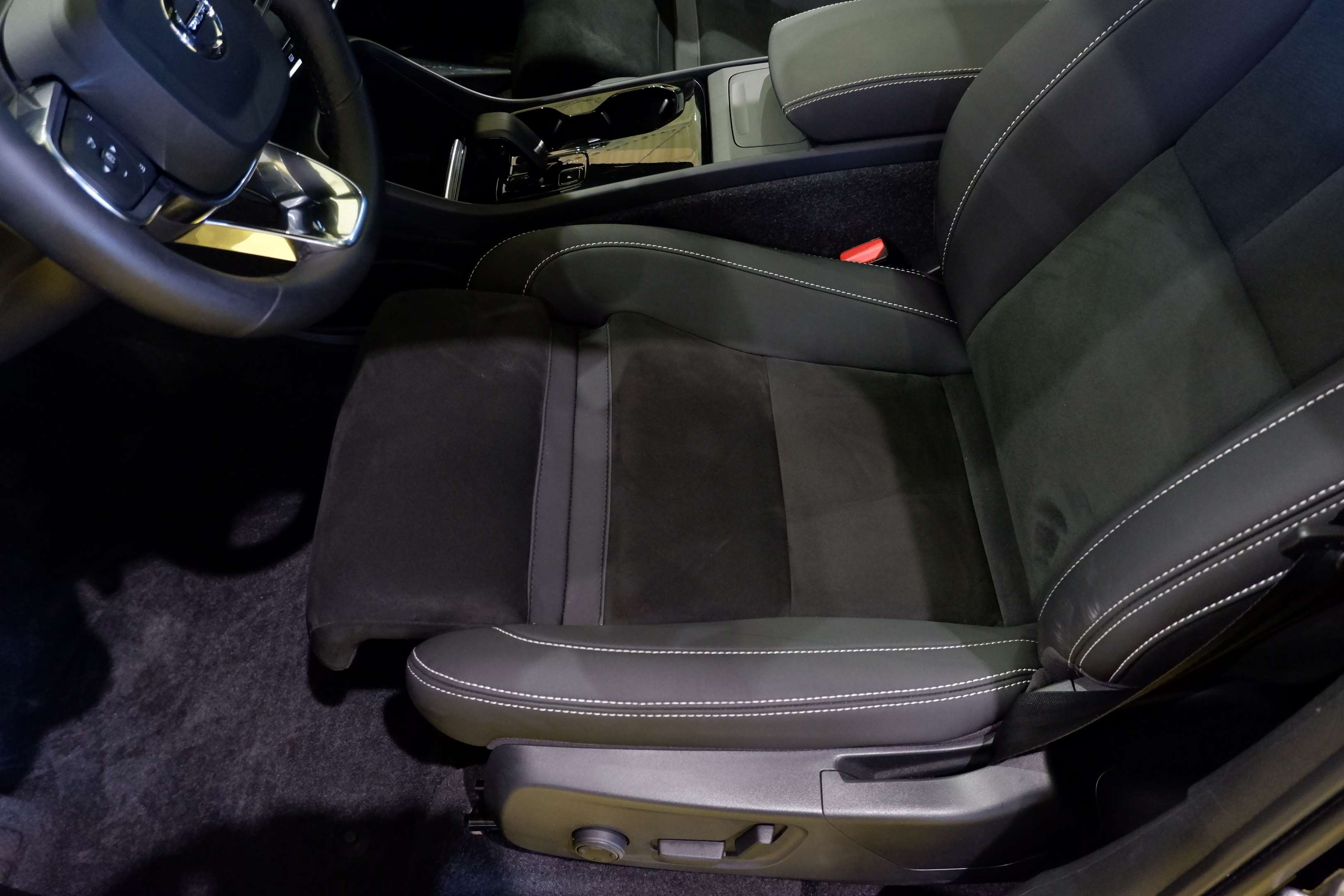2024 Volvo XC40 Mise En Service 25Juin 2025 , EDI PLUS,DARK THEME thumb 17