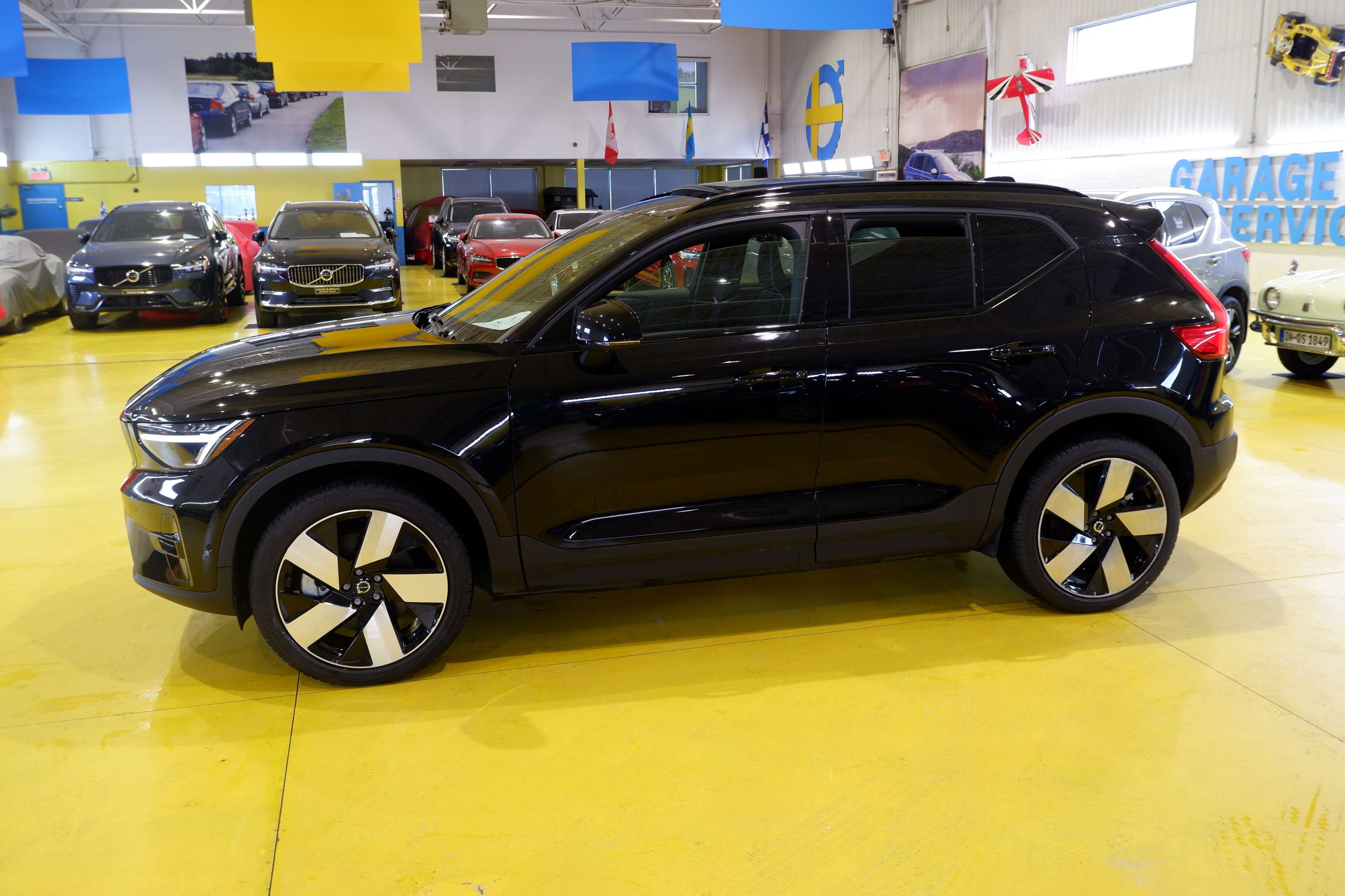 2024 Volvo XC40 Mise En Service 25Juin 2025 , EDI PLUS,DARK THEME alt 2