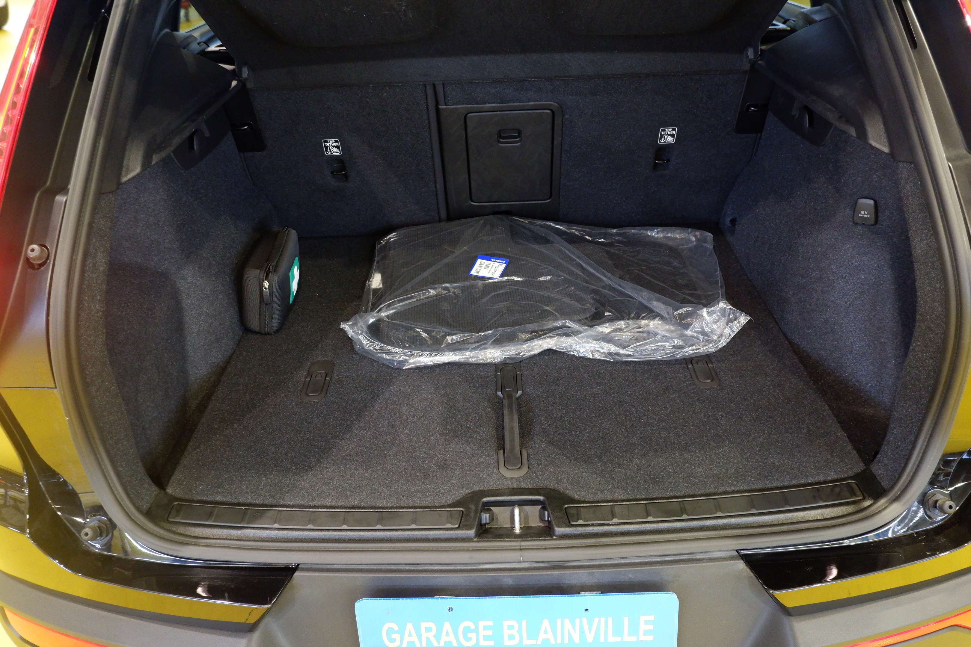 2024 Volvo XC40 Mise En Service 25Juin 2025 , EDI PLUS,DARK THEME thumb 7