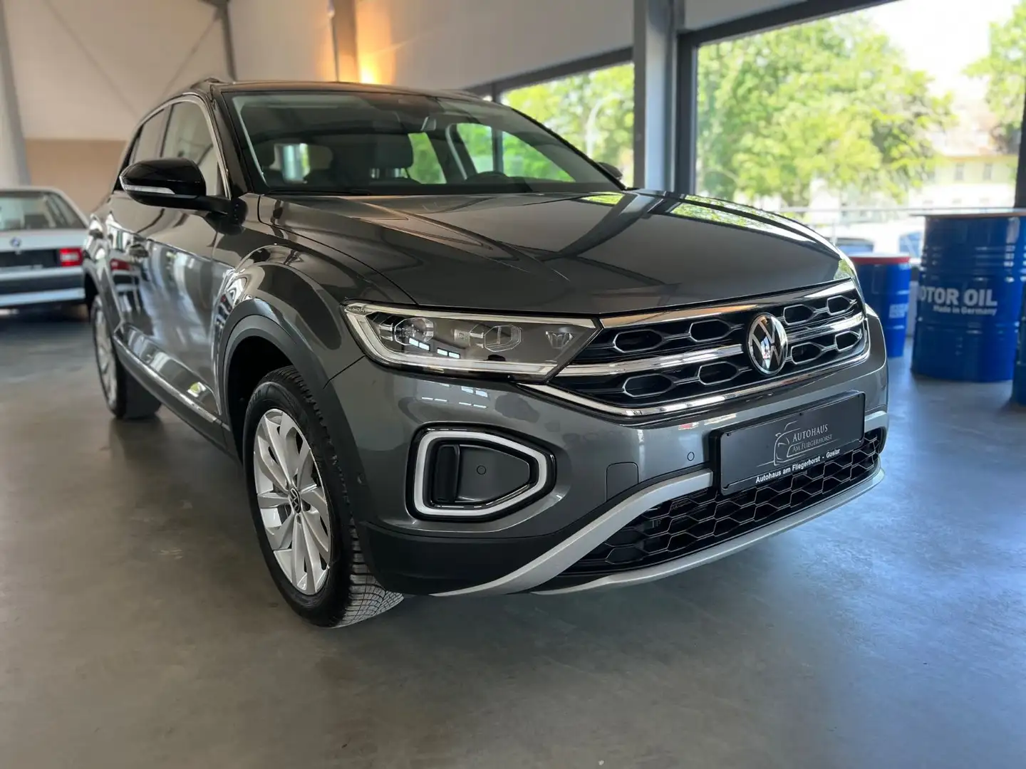 Volkswagen T-Roc Style 1.5 TSI/LED/AHK/DSG Grau - 2