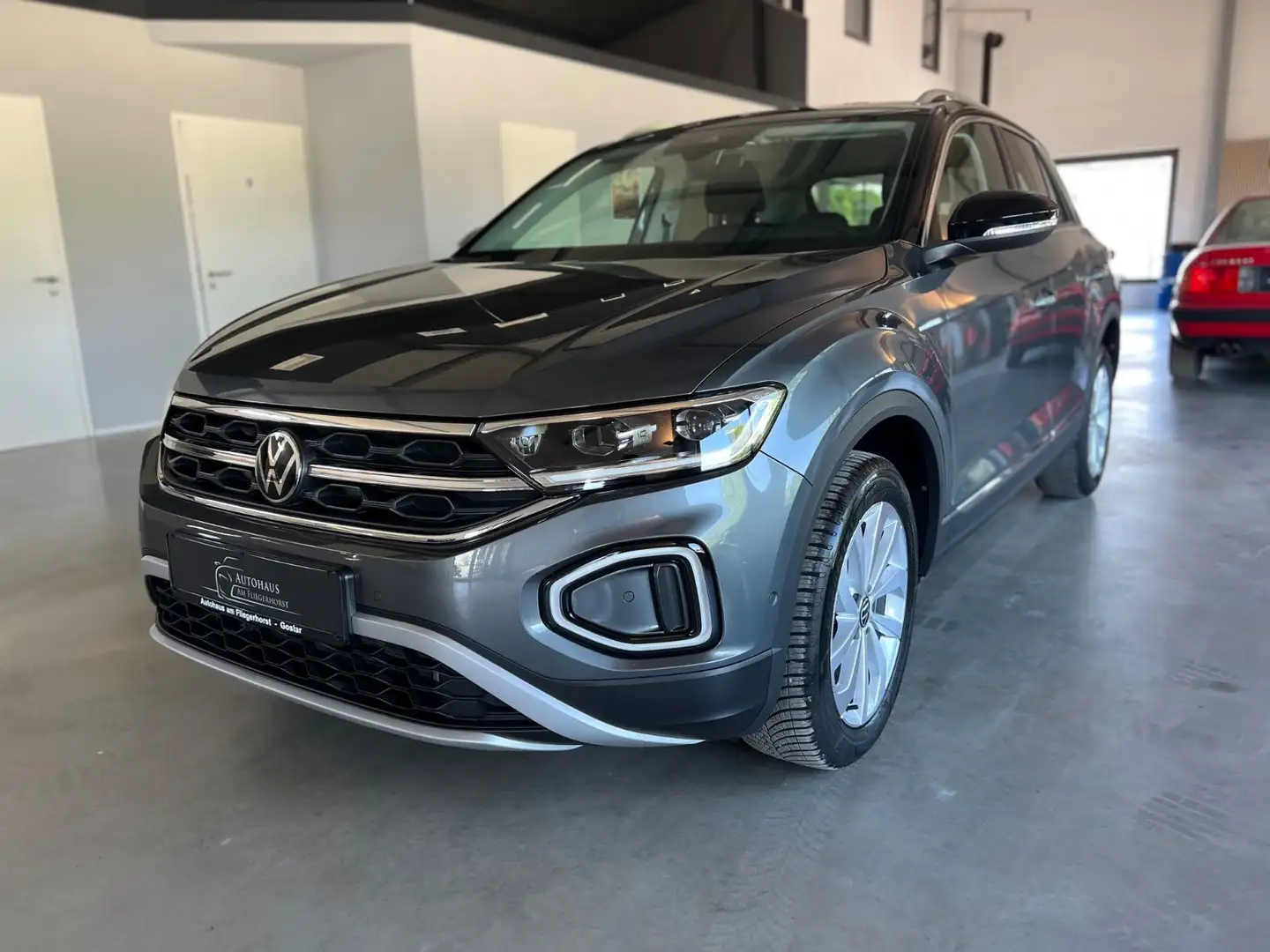 Volkswagen T-Roc Style 1.5 TSI/LED/AHK/DSG Grau - 1