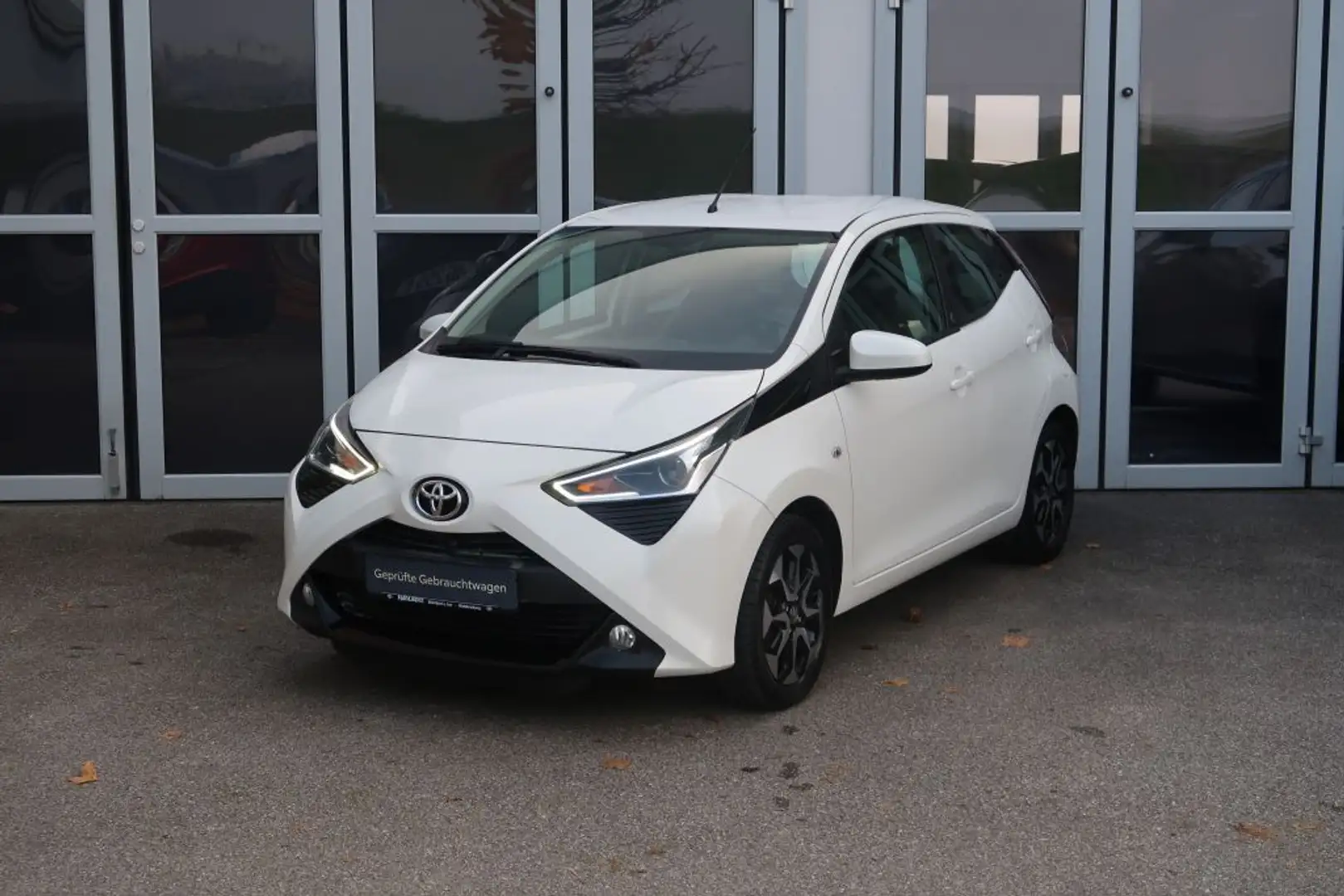 Toyota Aygo X x-play Team Deutschland Blanc - 2