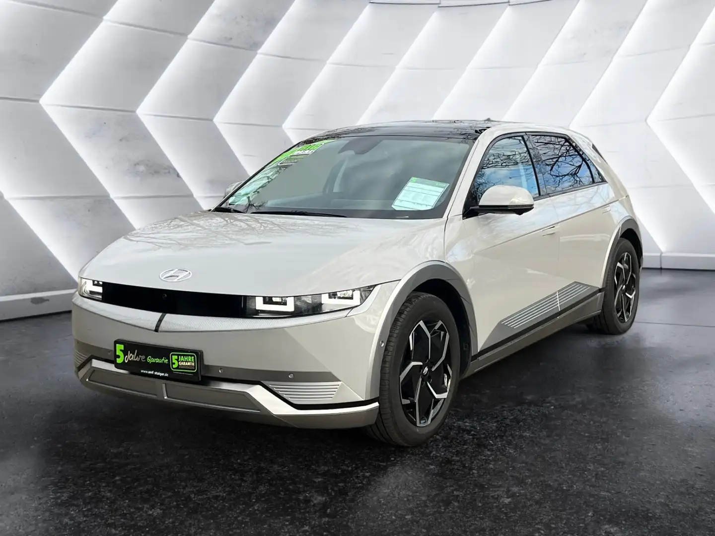 Hyundai IONIQ 5 77 Uniq Elekt. 360 kam 4xElSitz ACC 8fach Szary - 2