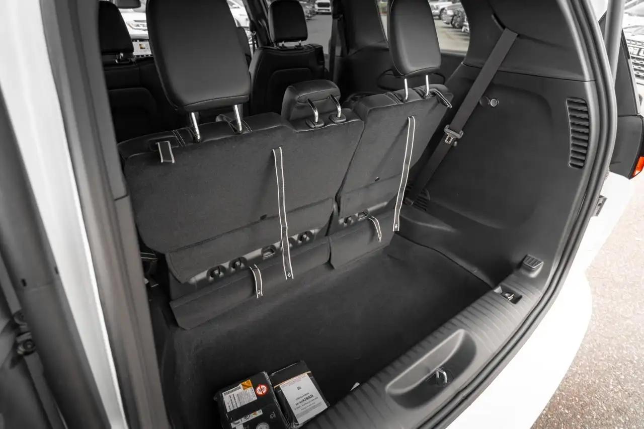 Chrysler Pacifica photo Chrysler Pacifica