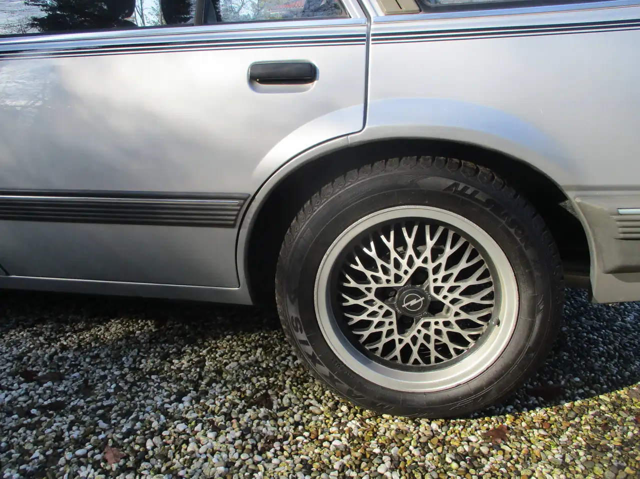 Opel Ascona 1.6 automatic belastingvrij, foto 11