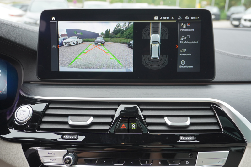 BMW 530 i Touring M Sport HeadUp Laser ACC Kamera Komforts — photo 11