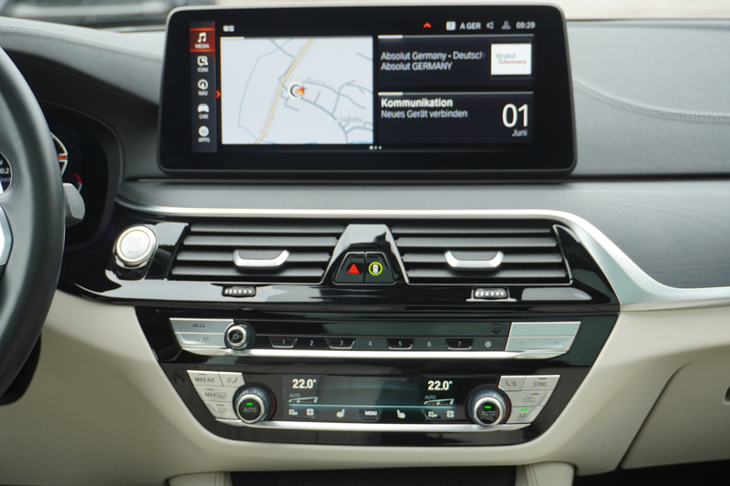 BMW 530 i Touring M Sport HeadUp Laser ACC Kamera Komforts — photo 10