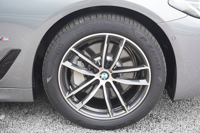BMW 530 i Touring M Sport HeadUp Laser ACC Kamera Komforts — photo 3