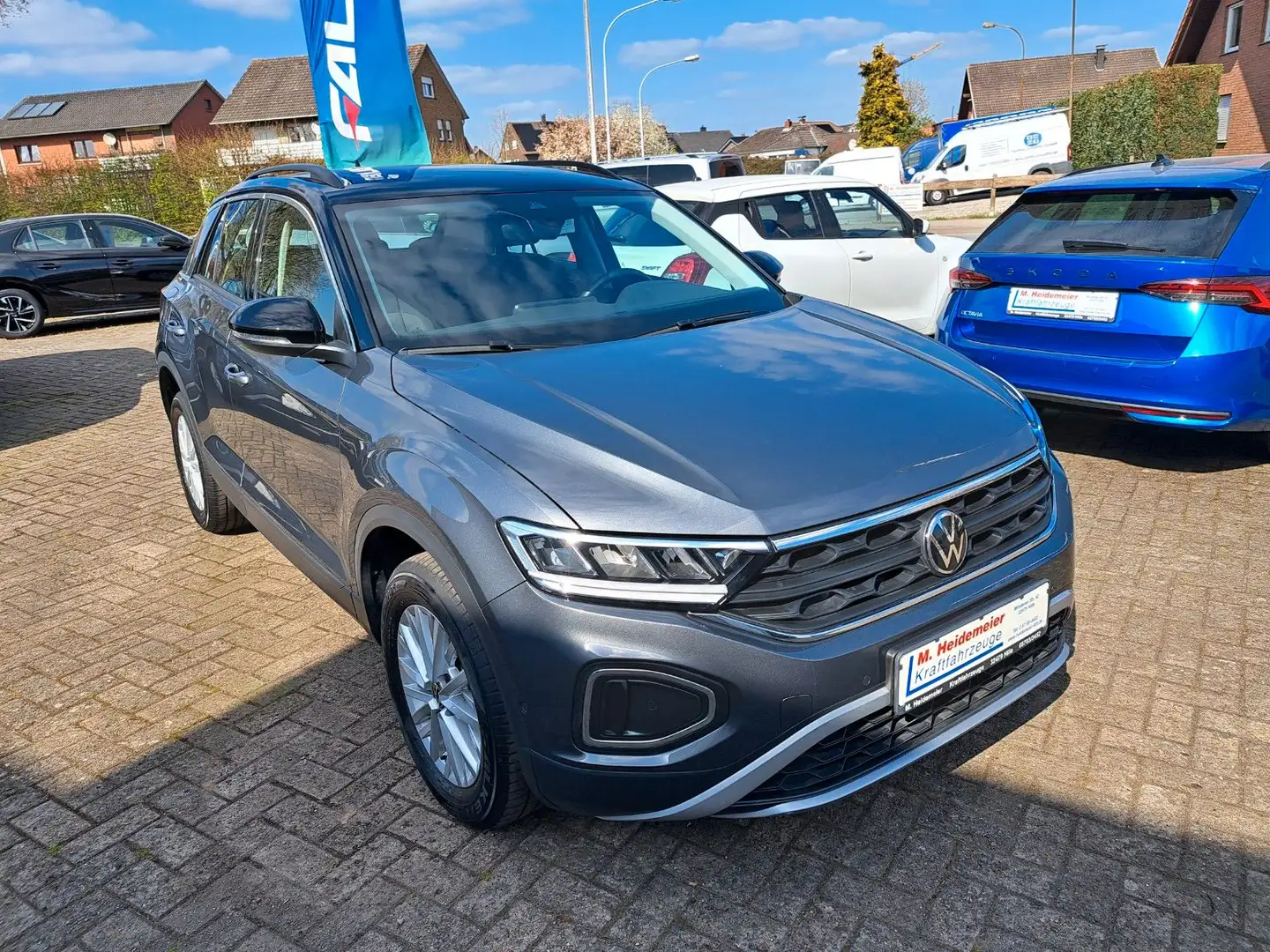 Volkswagen T-Roc Life DSG NAVI Gris - 1