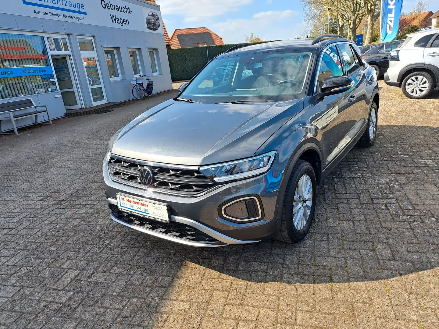 Volkswagen T-Roc Life DSG NAVI Gris - 2