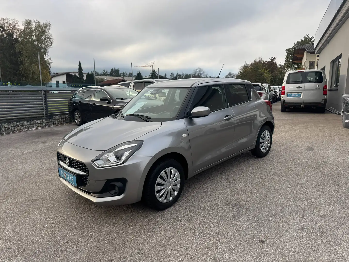 Suzuki Swift Grau - 2