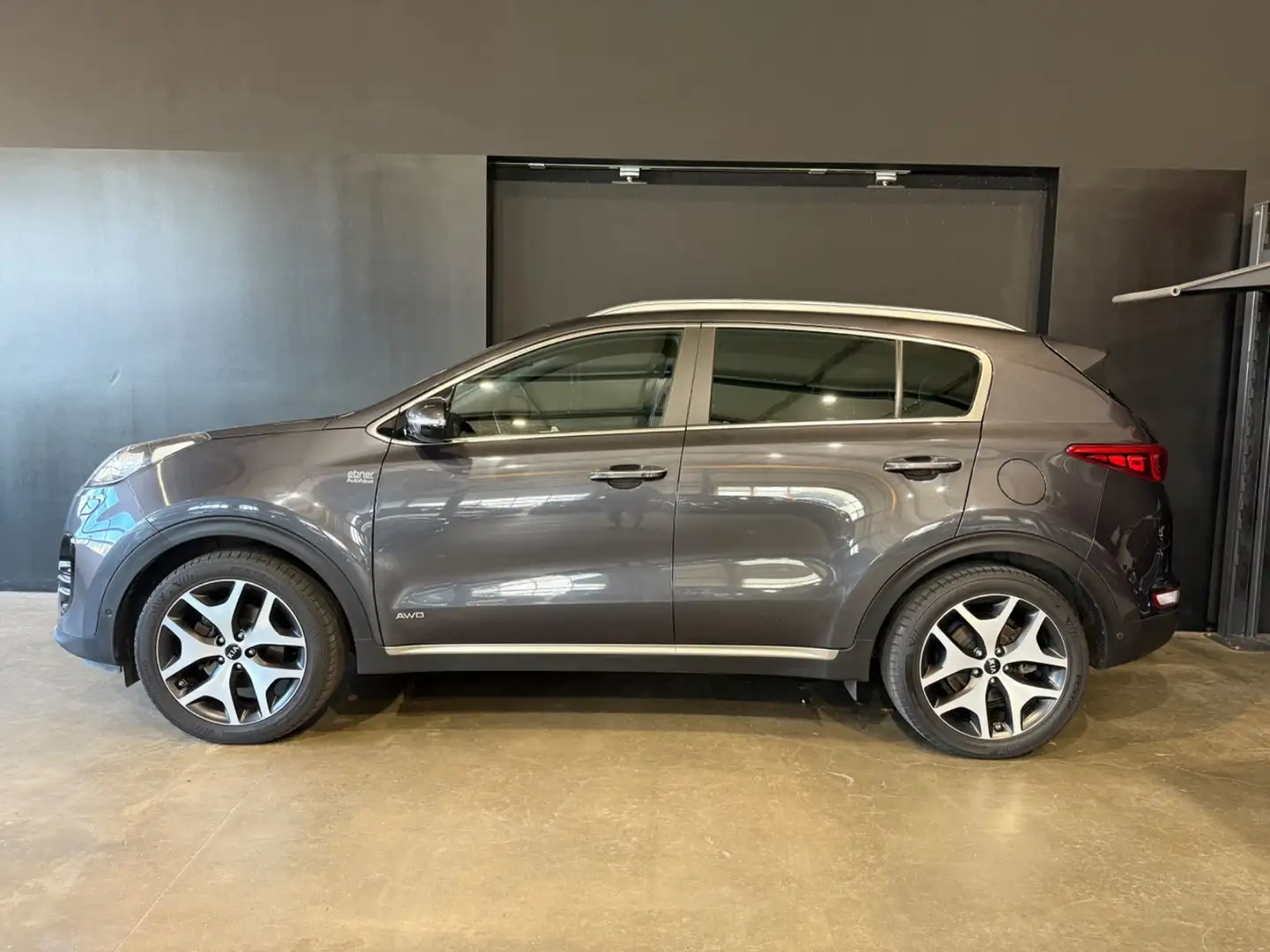 Kia Sportage GT-Line 4WD LEDER/CAM/AUTOMATIK/2.HAND Grau - 2