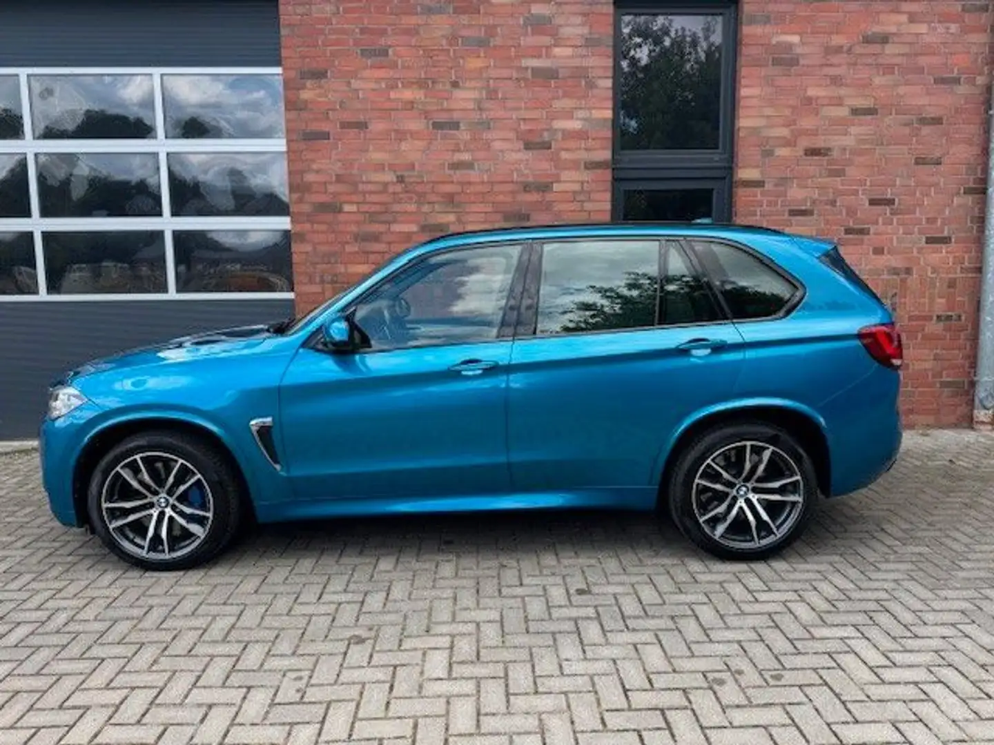 BMW X5 M HEAD-UP,PANO,AHK,DAB,LED,STANDHEIZUNG Blau - 1