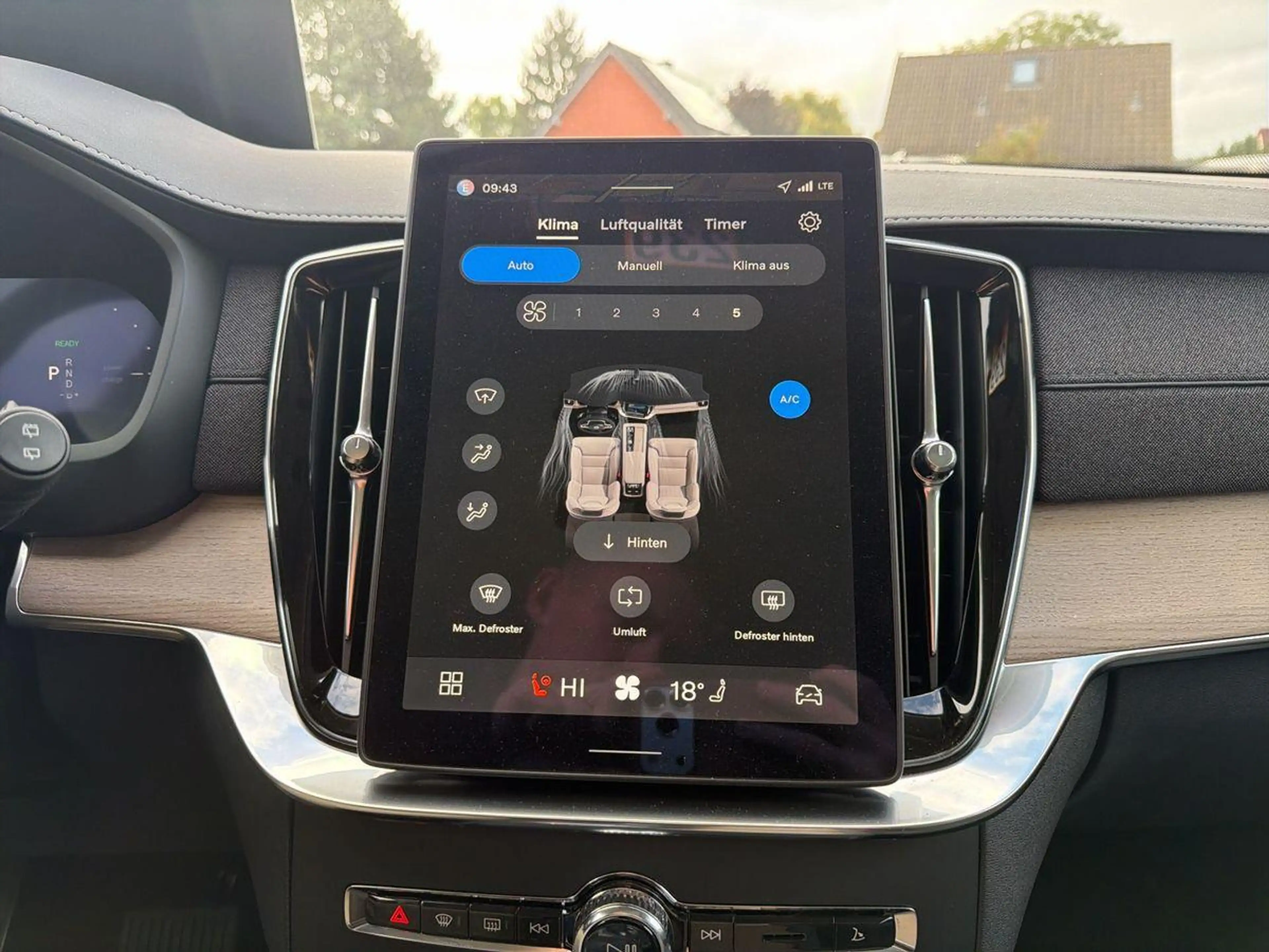 Volvo XC90 T8 AWD Plus Dark Recharge 360° ACC HUD PANO — photo 13