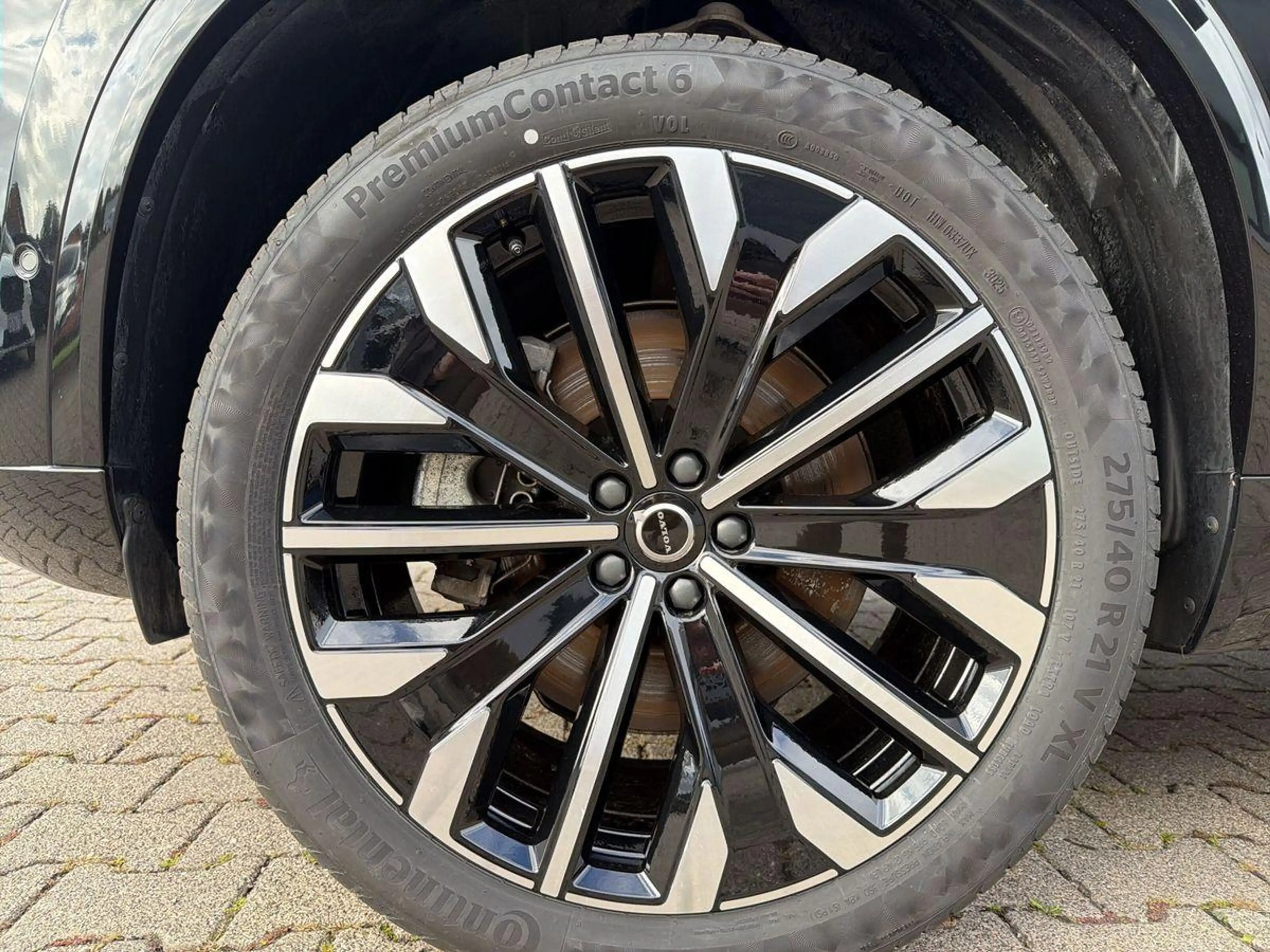 Volvo XC90 T8 AWD Plus Dark Recharge 360° ACC HUD PANO — photo 9