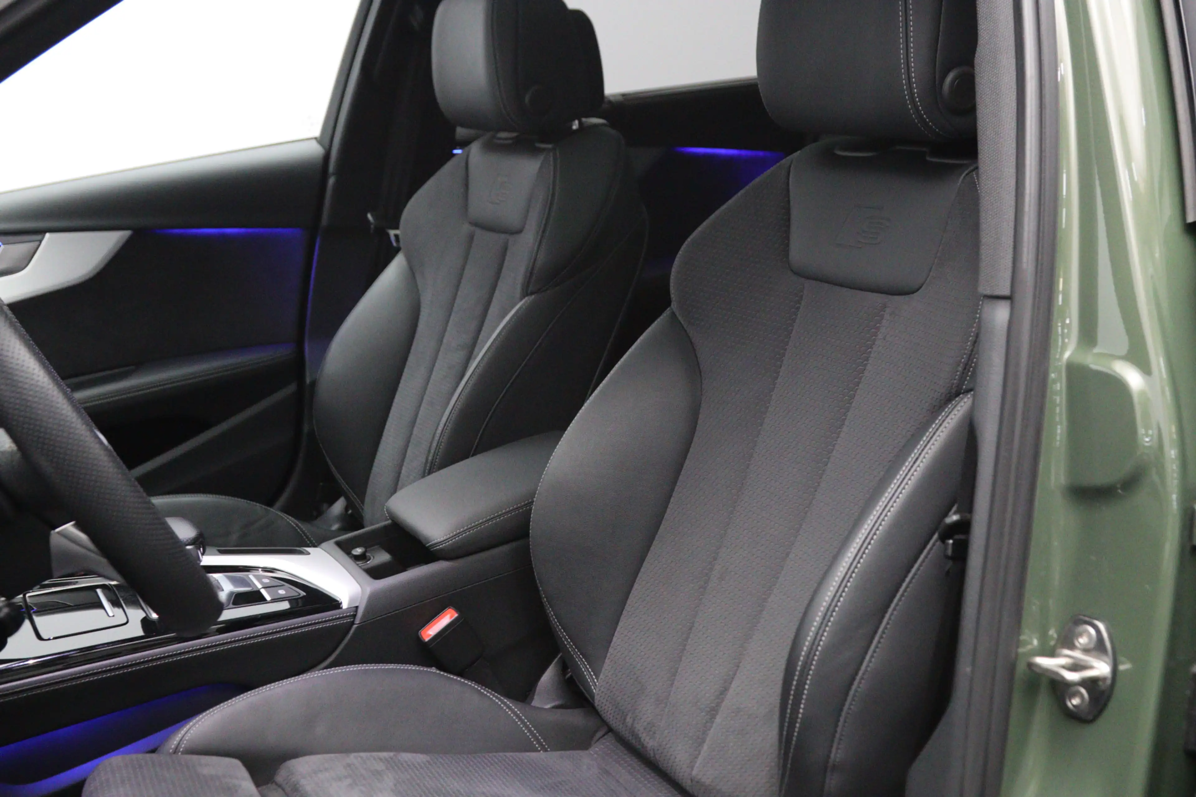 Audi A4 Avant 40 TFSI Quattro S-Line Edition Competition, — photo 7