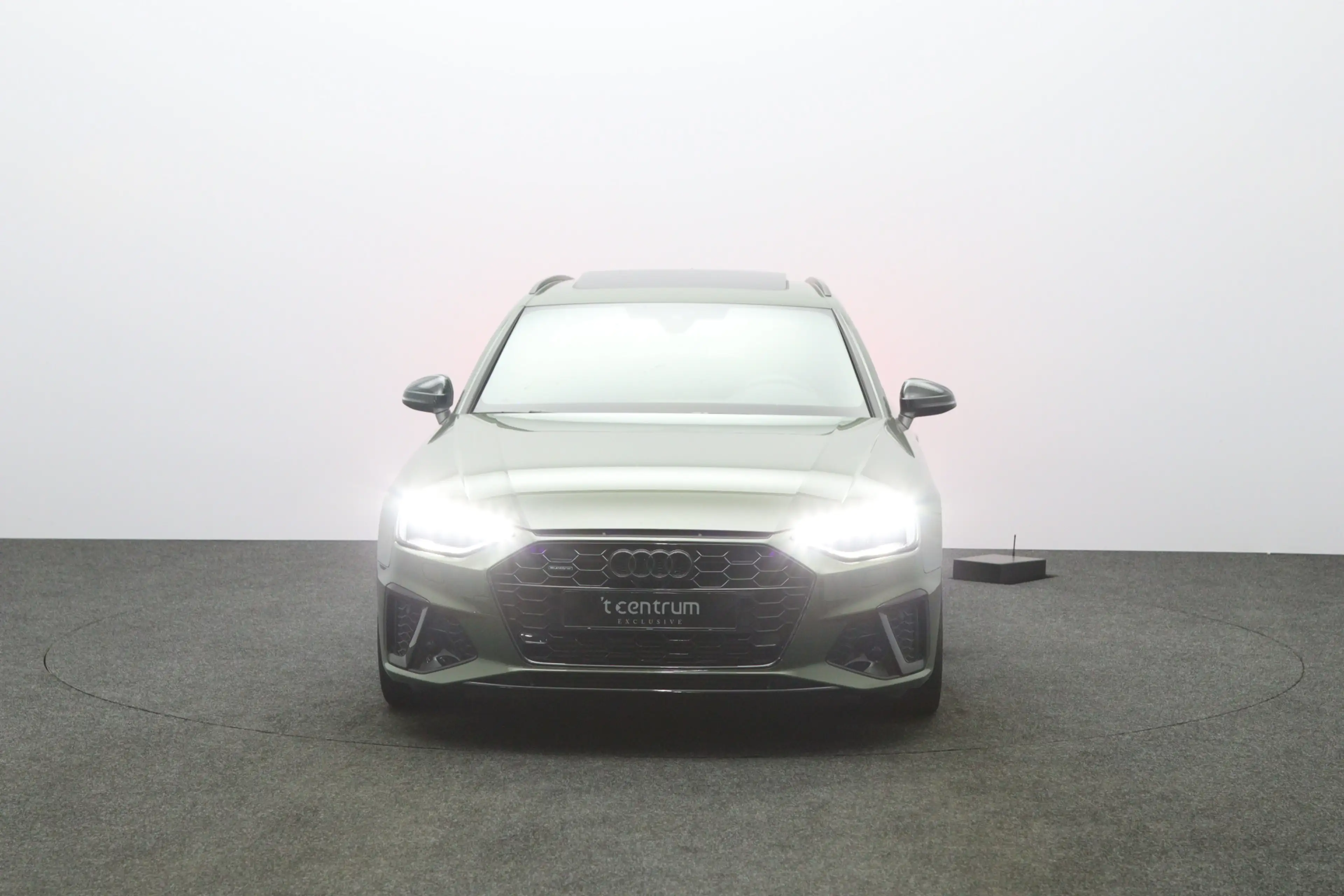 Audi A4 Avant 40 TFSI Quattro S-Line Edition Competition, — photo 5