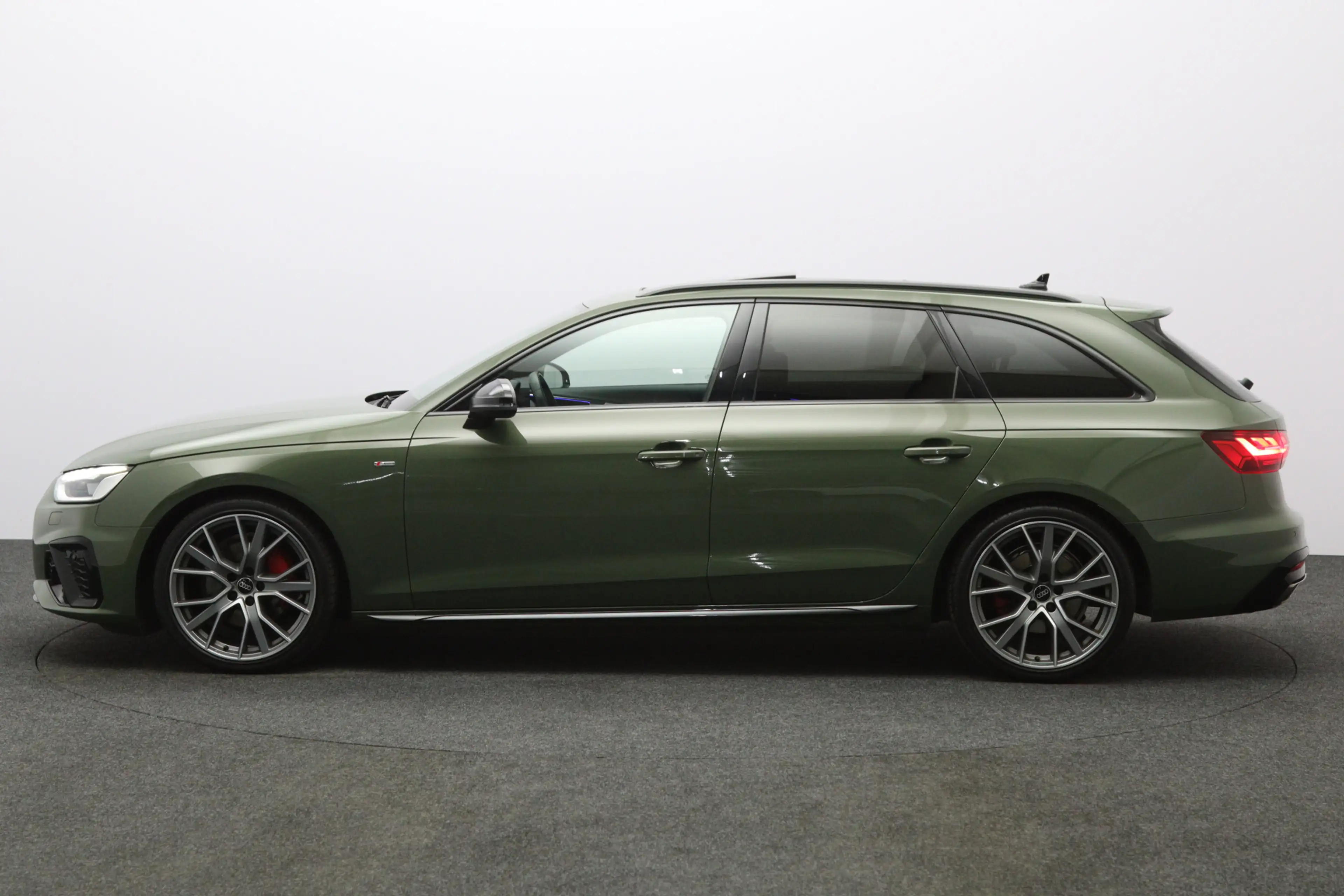 Audi A4 Avant 40 TFSI Quattro S-Line Edition Competition, — photo 6