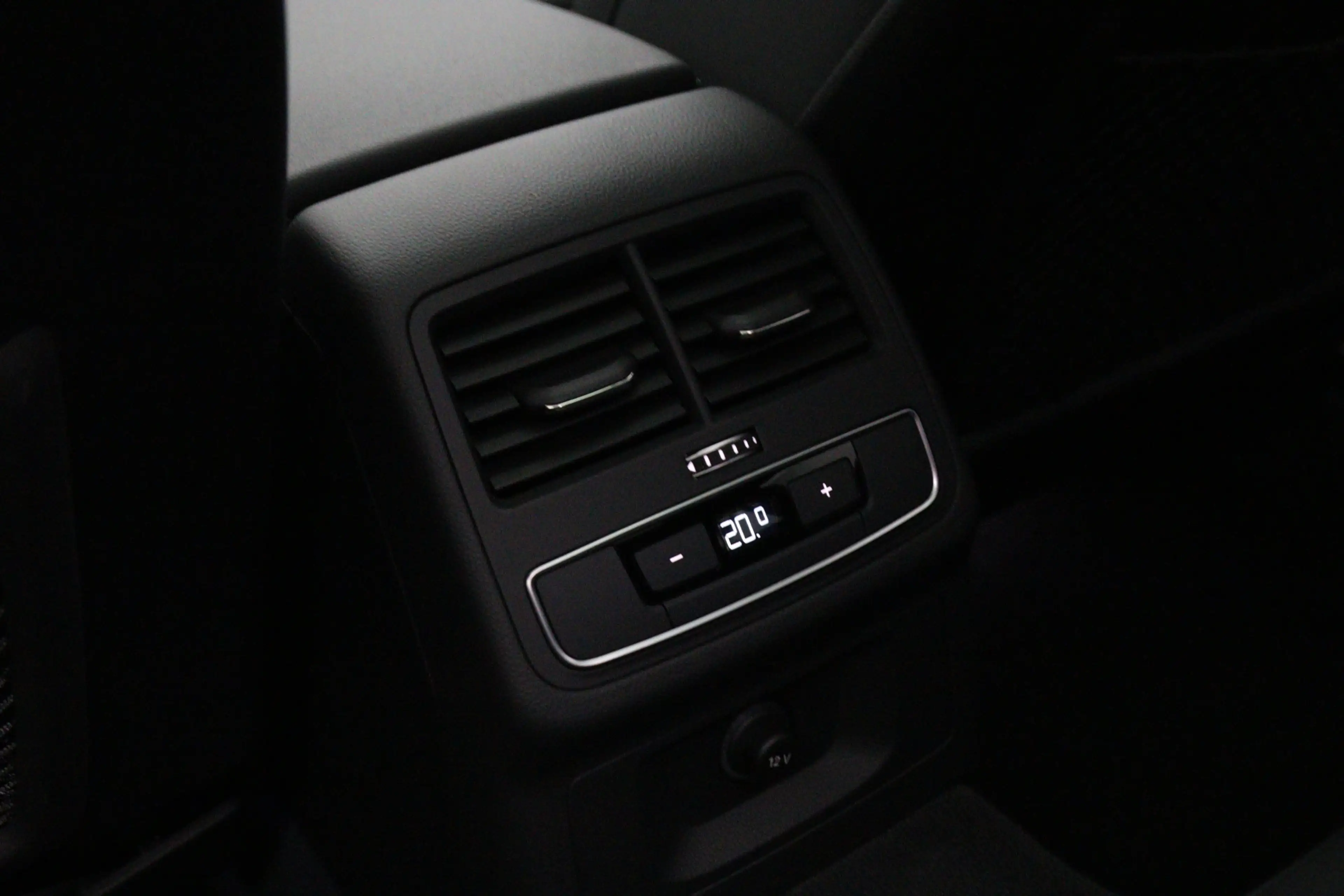 Audi A4 Avant 40 TFSI Quattro S-Line Edition Competition, — photo 37