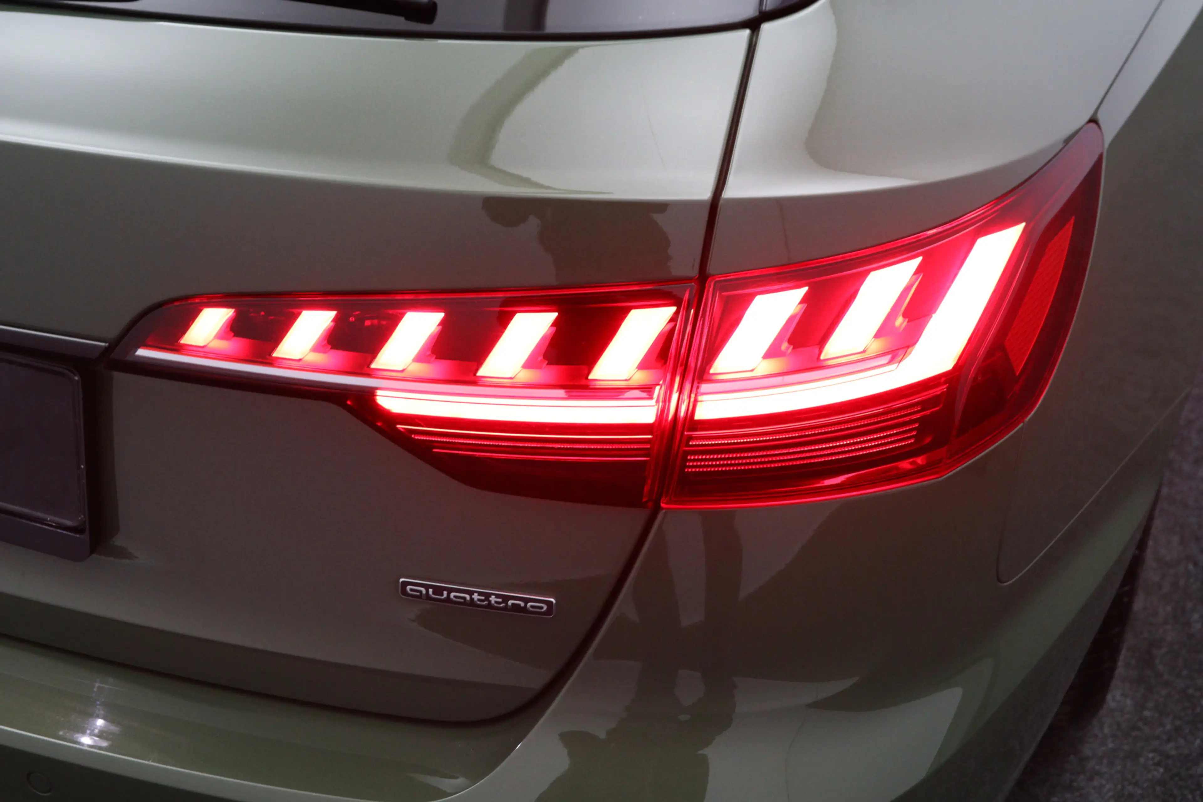 Audi A4 Avant 40 TFSI Quattro S-Line Edition Competition, — photo 24