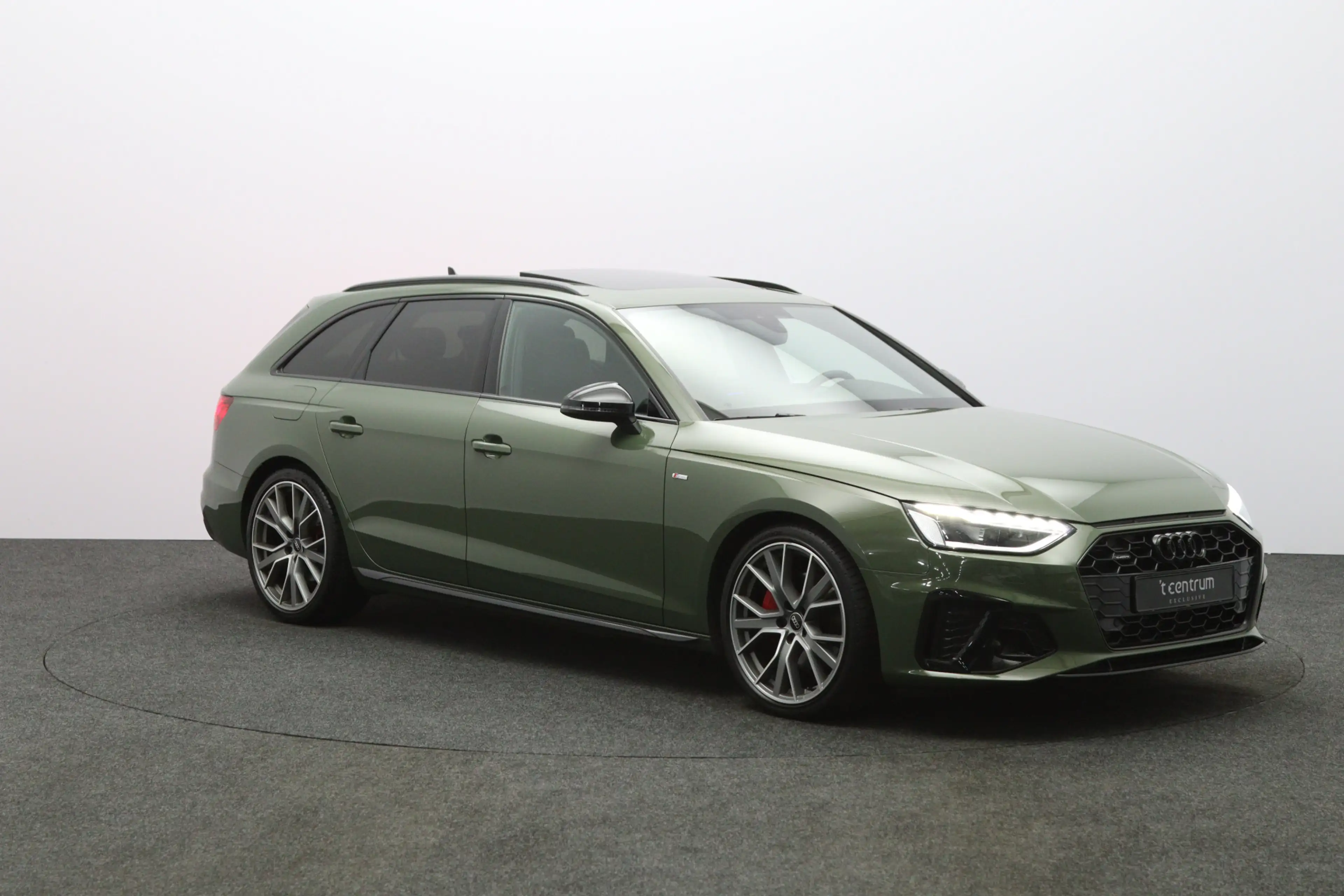Audi A4 Avant 40 TFSI Quattro S-Line Edition Competition, — photo 4