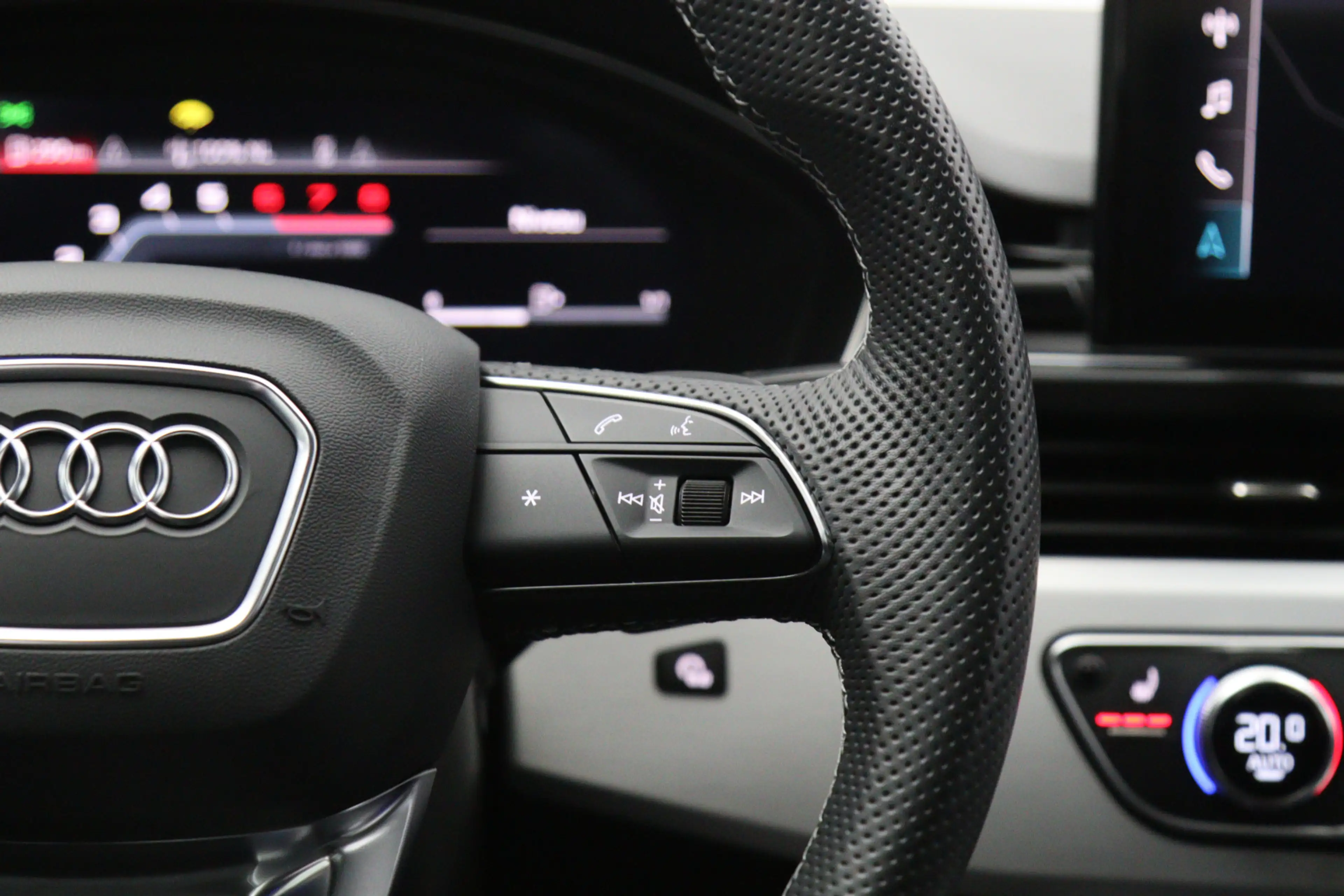 Audi A4 Avant 40 TFSI Quattro S-Line Edition Competition, — photo 28