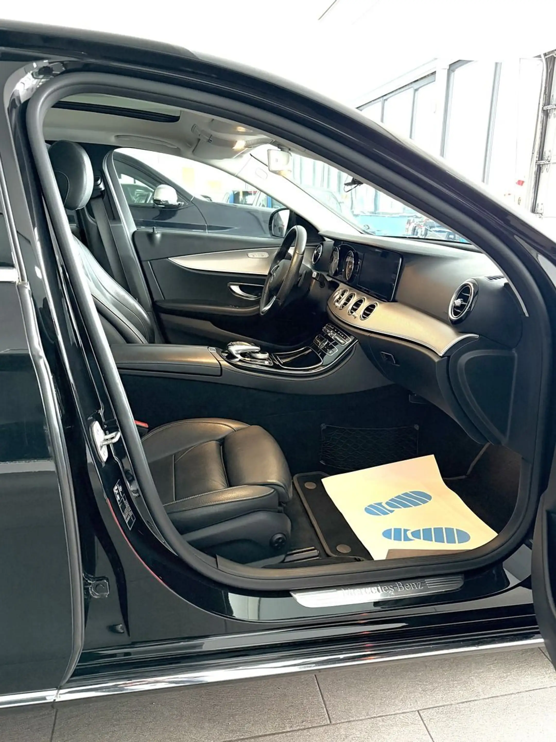Mercedes-Benz E 350 d AUTOM COMAND KLIMA PANO LEDER PDC KAMERA — photo 15