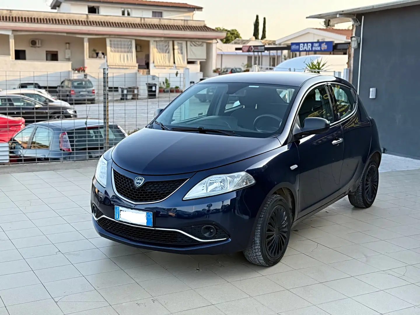 Lancia Ypsilon 1.2 Platinum s&s 69cv my19 Garanzia 12 Mesi - 2