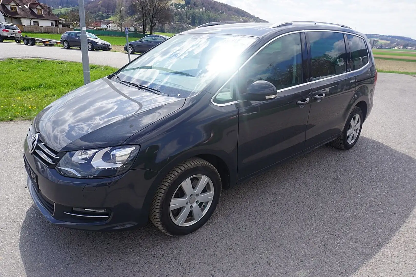 Volkswagen Sharan Sky BMT 2,0 TDI DPF DSG Grau - 2