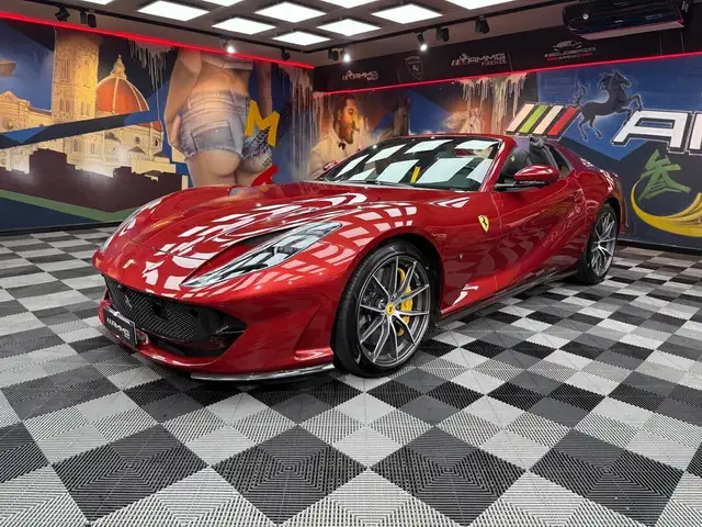 Ferrari 812
