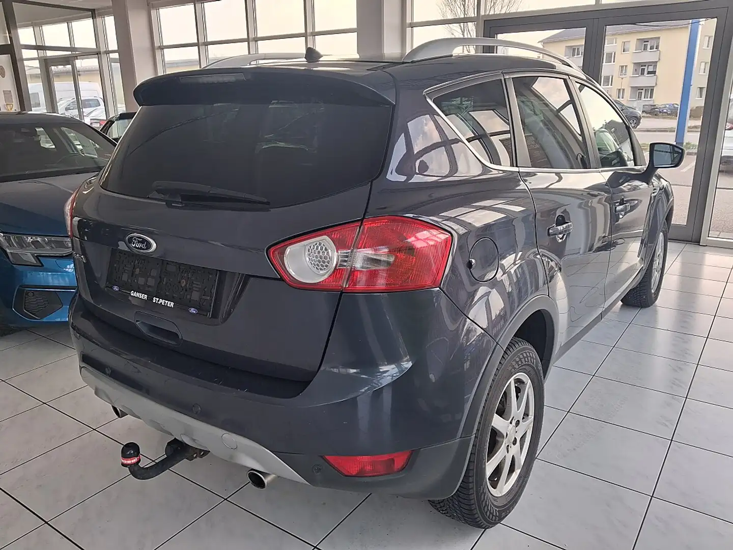 Ford Kuga 2,0 Trend 4x4 TDCI DPF Blau - 2