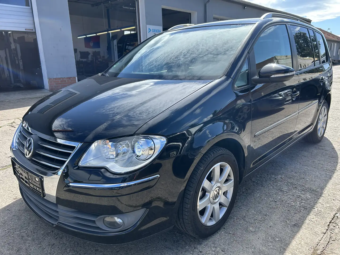 Volkswagen Touran Touran 1.4 TSI Highline*Xenon*Tempomat*I-Hand Schwarz - 1