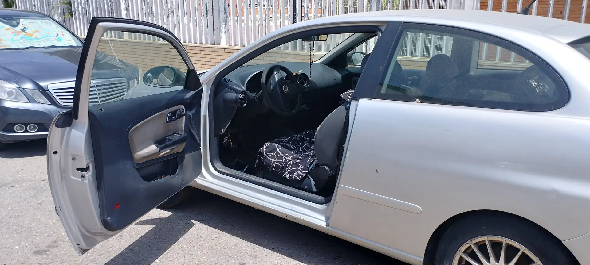 SEAT Ibiza Ibiza 1.2i  12v stella Argent - 2