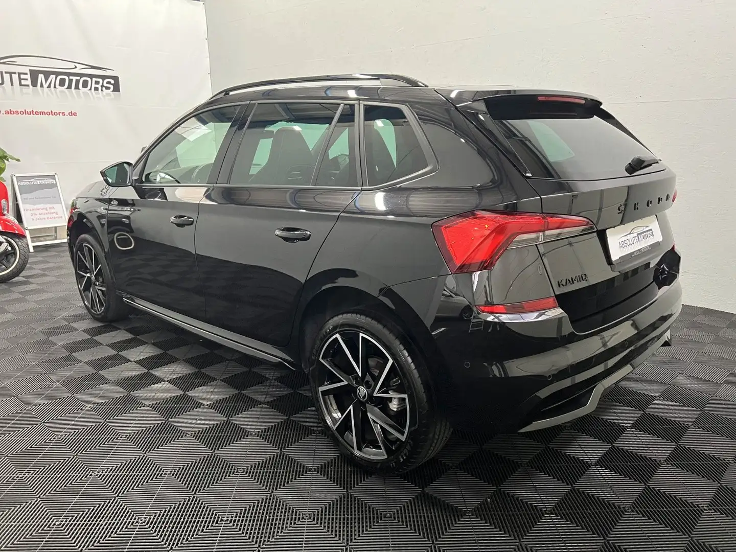 Skoda Kamiq Monte Carlo 1,5TSI *Pano *SHZ *Keyless Schwarz - 2