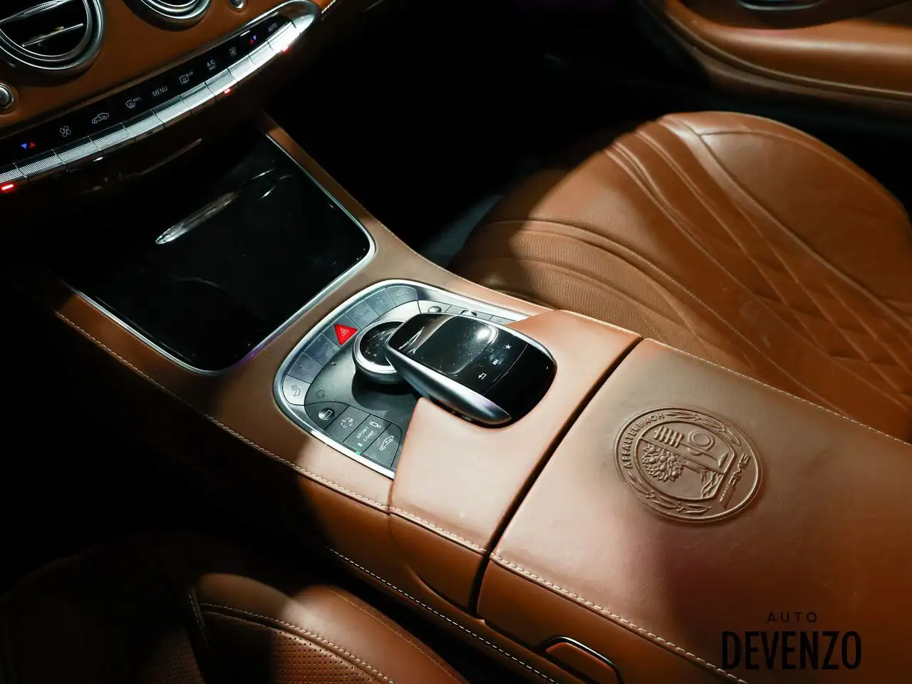Mercedes-Benz S-Class снимка Mercedes-Benz S-Class