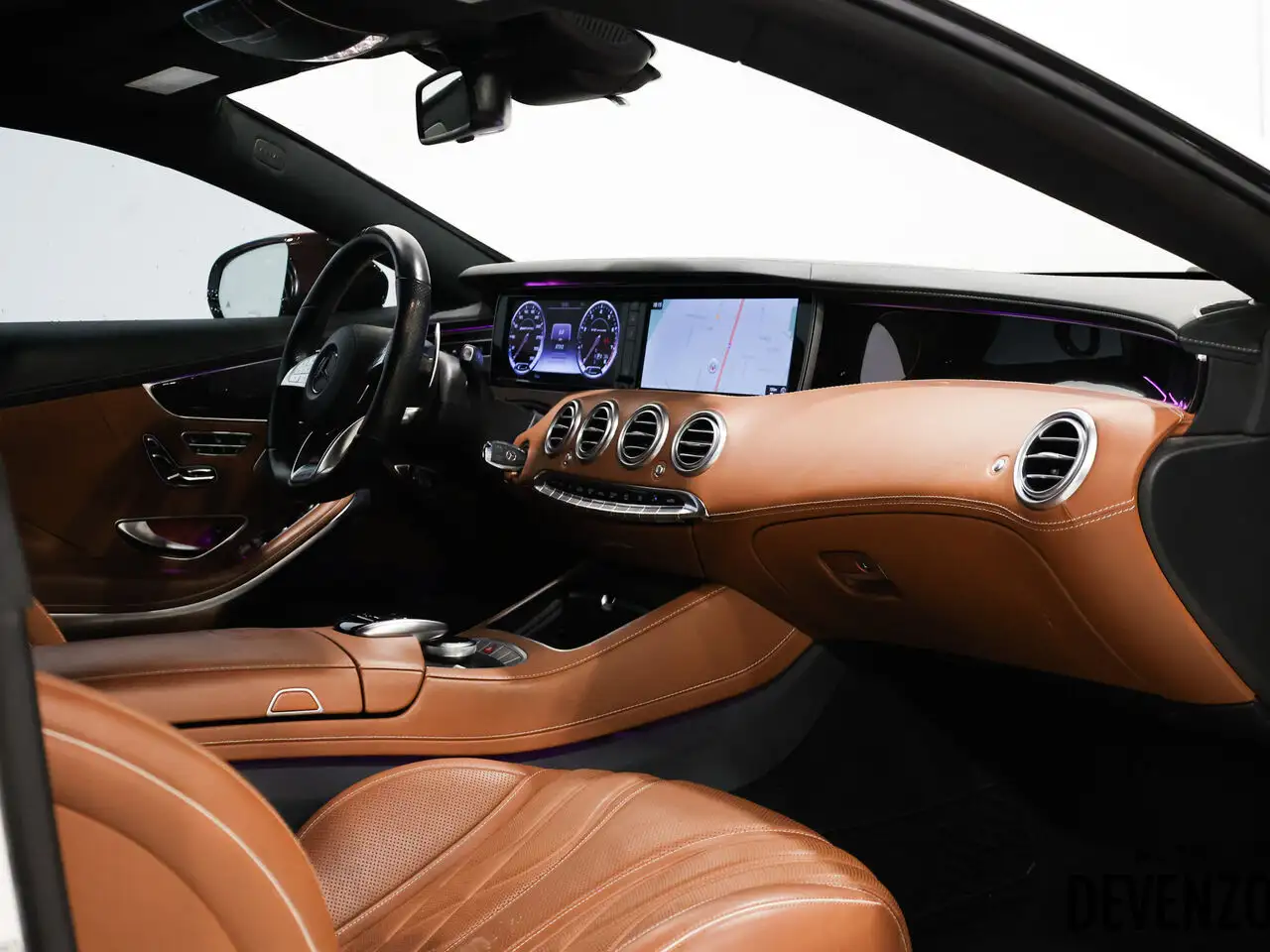 Mercedes-Benz S-Class снимка Mercedes-Benz S-Class