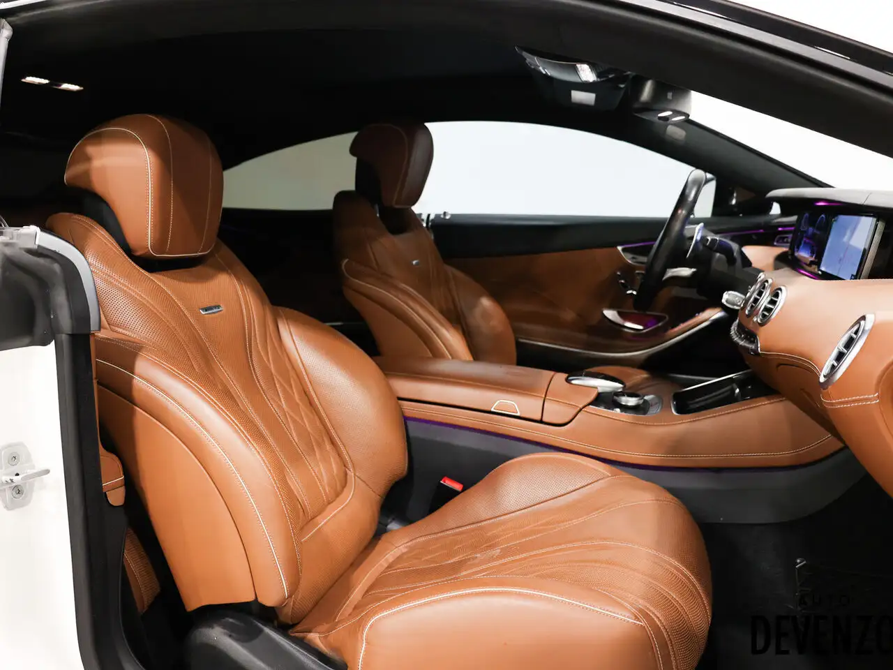 Mercedes-Benz S-Class снимка Mercedes-Benz S-Class