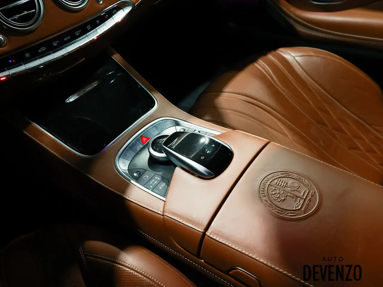 Mercedes-Benz S-Class снимка Mercedes-Benz S-Class