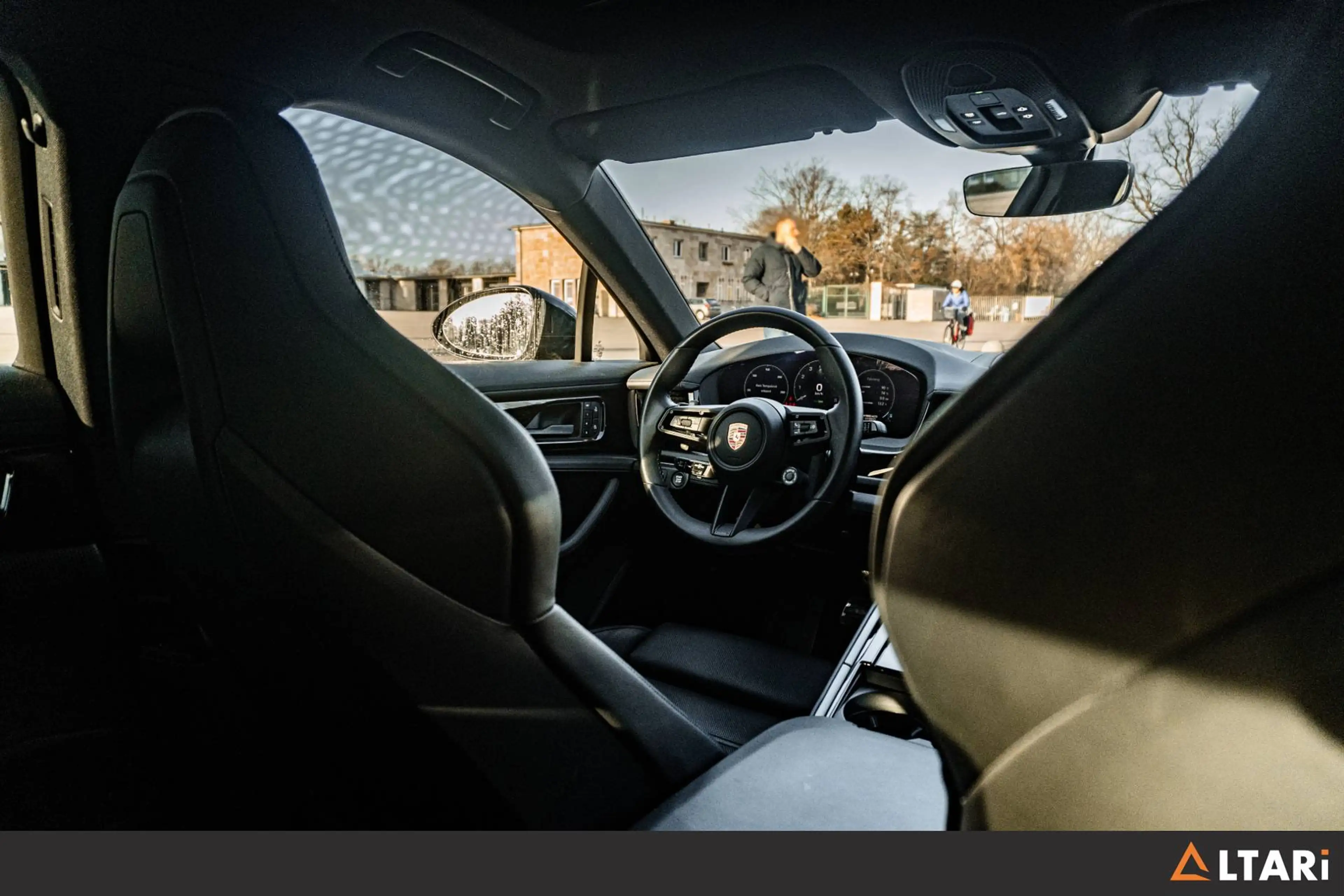 Porsche Panamera 4 E-Hybrid Sportabgas Panorama Sitzbelüftung — photo 14