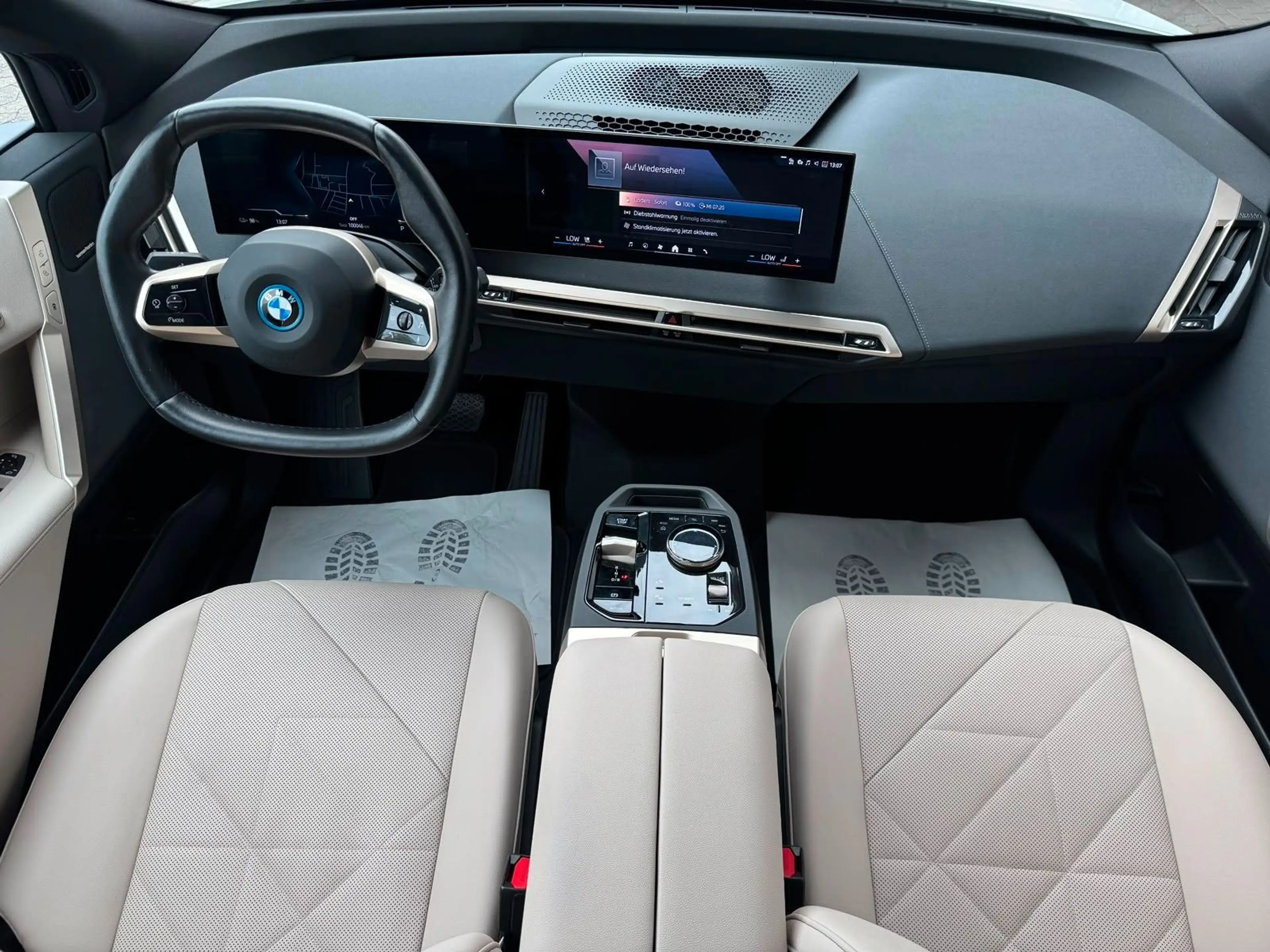 BMW iX 50, Wärmekomfort,HUD,Laser,360K.,Pano,AHK,+WR — photo 3