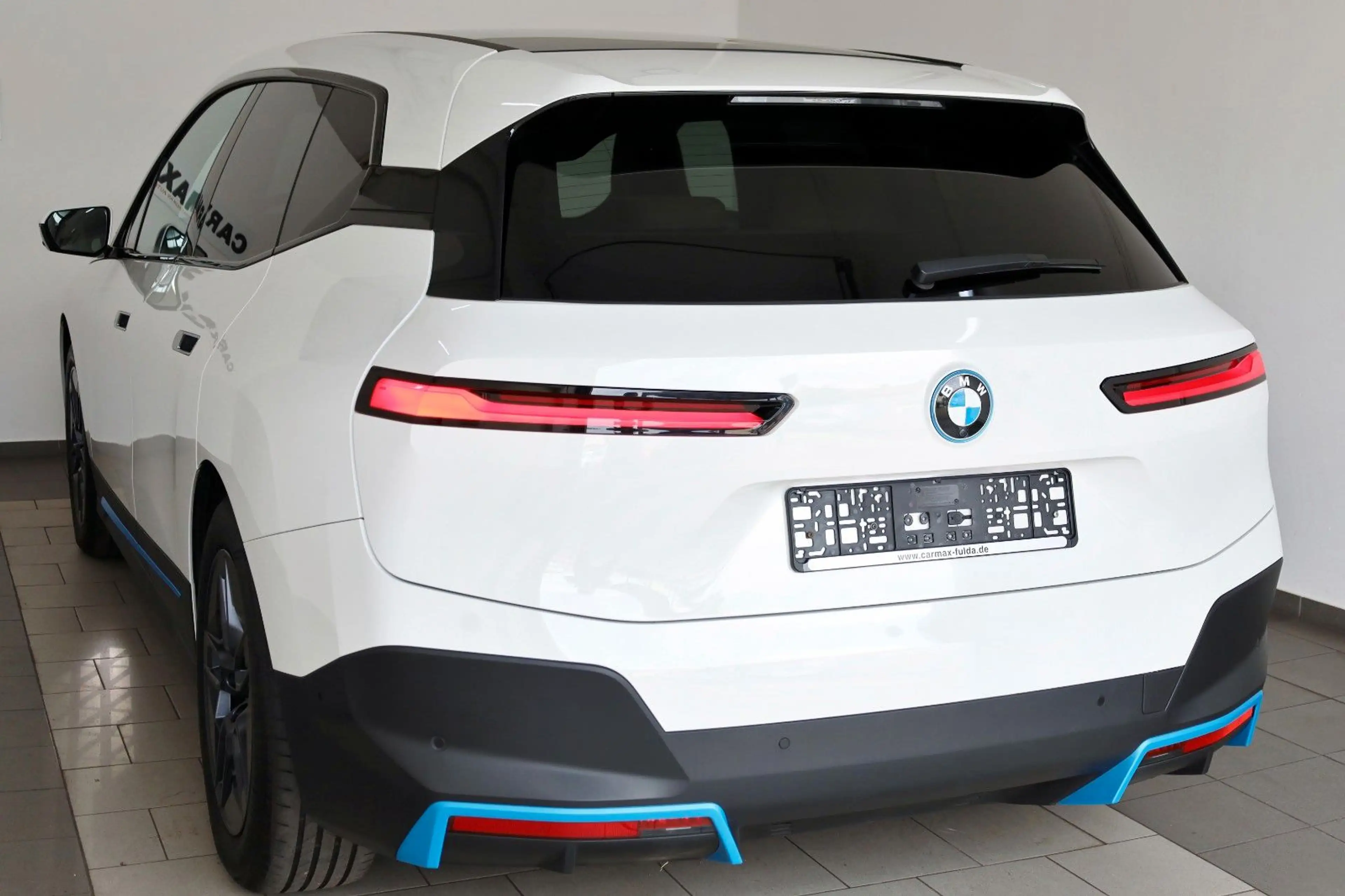 BMW iX 50, Wärmekomfort,HUD,Laser,360K.,Pano,AHK,+WR — photo 8