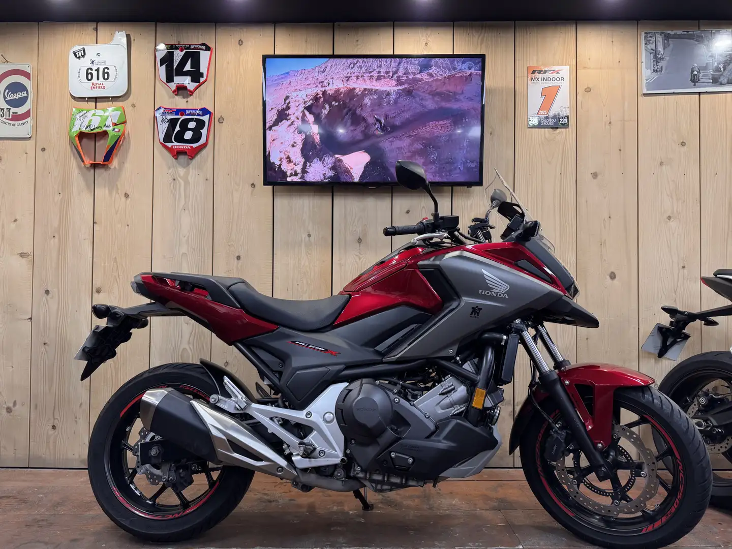 Honda NC 750 Rojo - 1