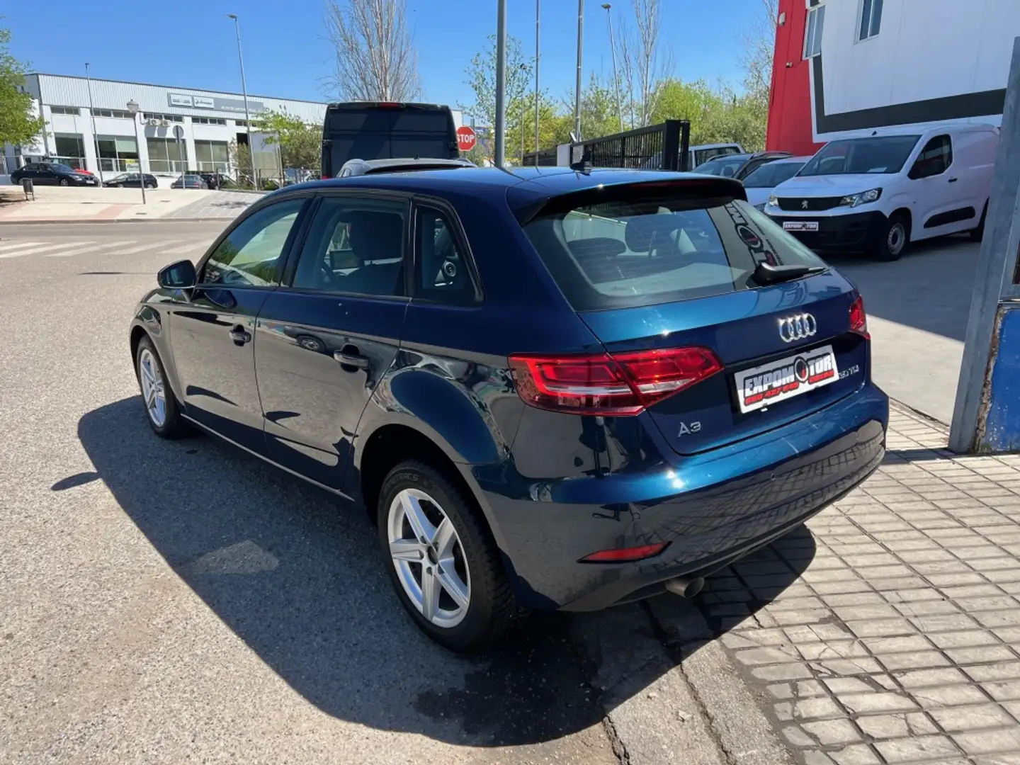 Audi A3 Sportback 1.6TDI 85kW Azul - 2