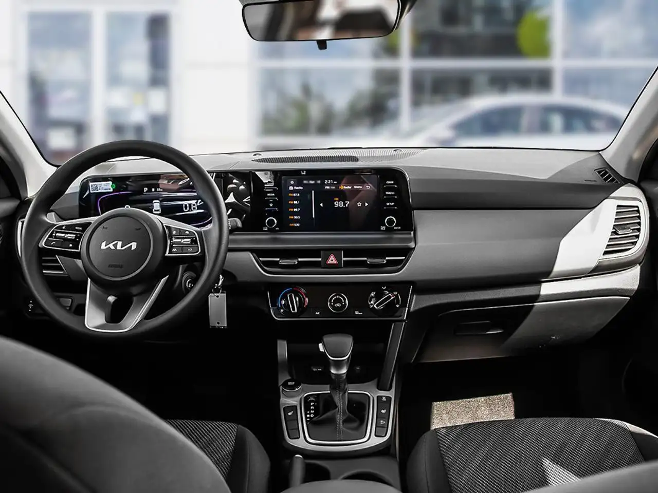 Kia Seltos снимка Kia Seltos